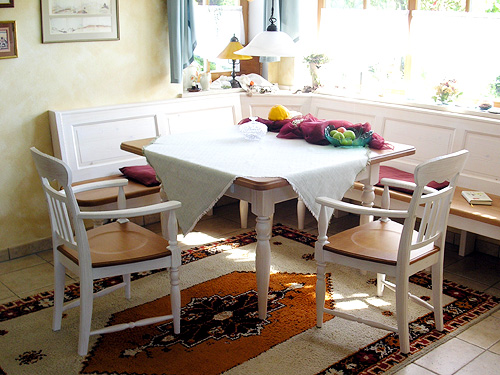 Bauernstuben und Sitzmöbel aus Echtholz für Generationen - Schreinerei